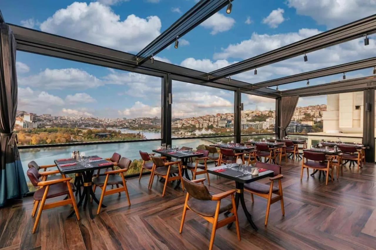 Ramada By Wyndham Istanbul Golden Horn Hotel